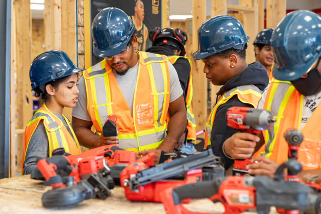 The Role of Advanced Technology in Hydraulic Services
